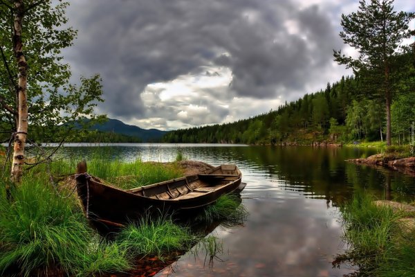 Лодка на озере