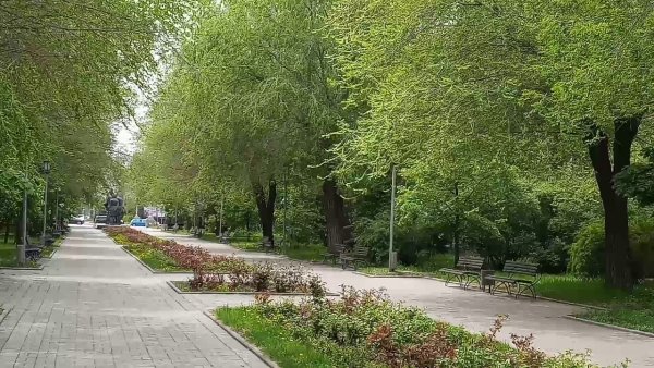 Сквер на проспекте Ленина