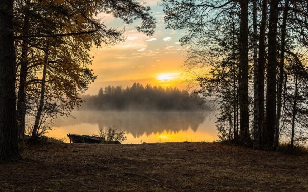 Рассвет на озере