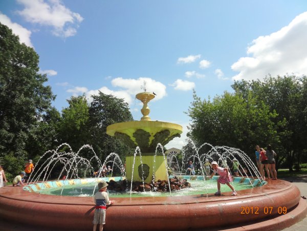 Фонтан Комсомольский парк Череповец