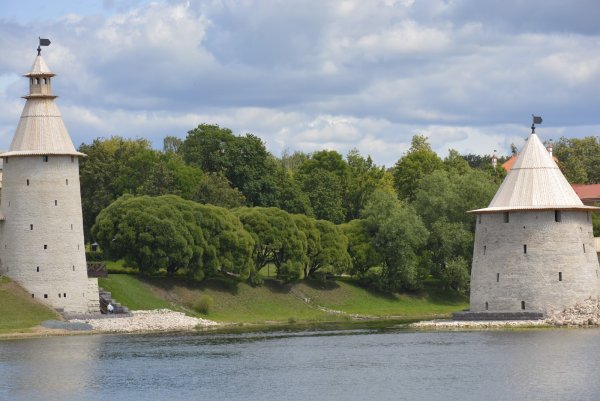Плоская башня Псков
