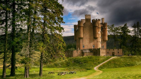 Замок Нэрн Шотландия