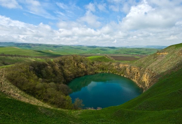 Иноземцево карстовое озеро