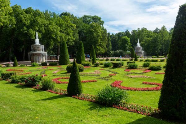 Летний парк Петергофа