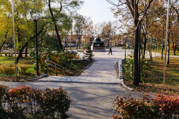 Осень во Владивостоке Адмиральский сквер