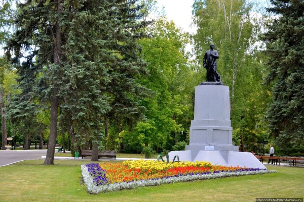 Пушкинский парк Саранск памятник Пушкину