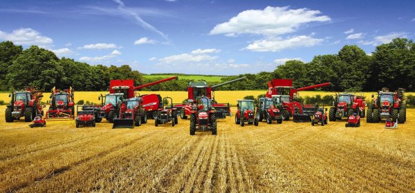 Сельскохозяйственная техника в поле