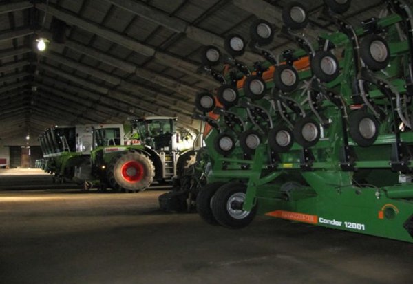 Хранение сельскохозяйственной техники