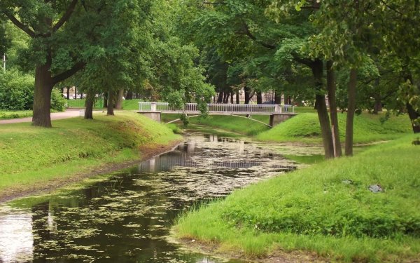 Таврический парк в Санкт-Петербурге