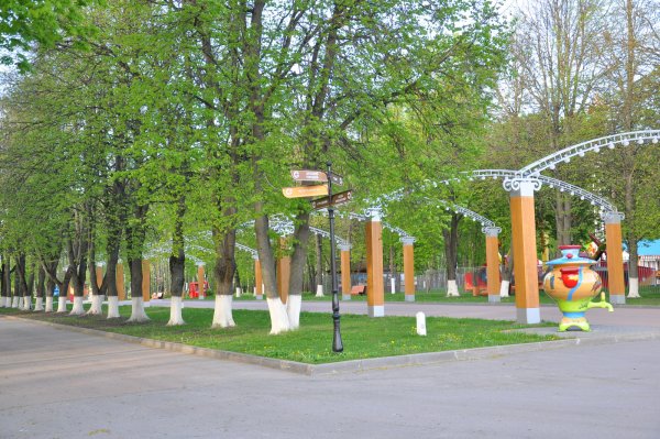 Центральный парк Тула Главная аллея