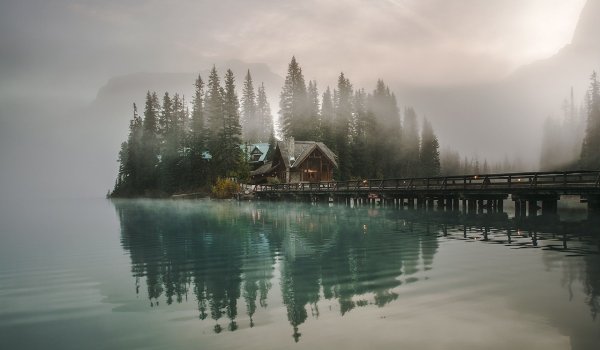 Дом у озера