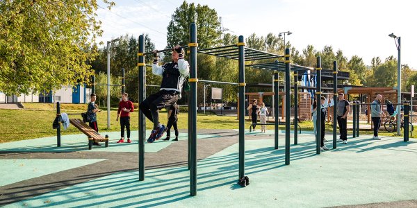 Парк красная Пресня воркаут площадка