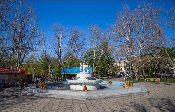 Комсомольский парк фонтан Севастополь