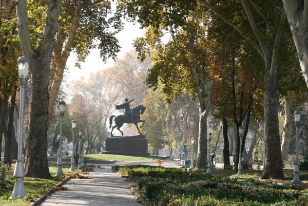 Парк Амира Темура в Ташкенте