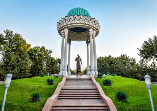 Парк Алишера Навои в Ташкенте