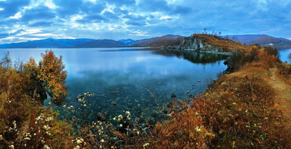 Байкал ранней осенью