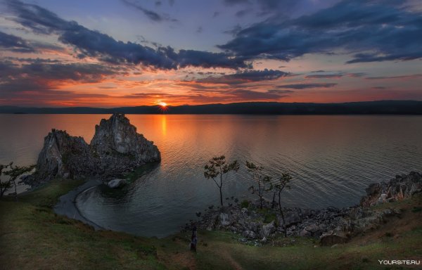 Озеро Байкал скала Шаманка