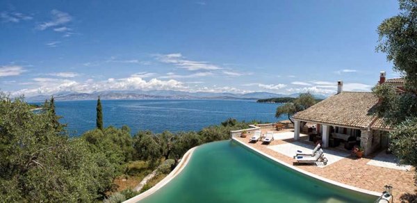 Вилла с виноградником в Испании