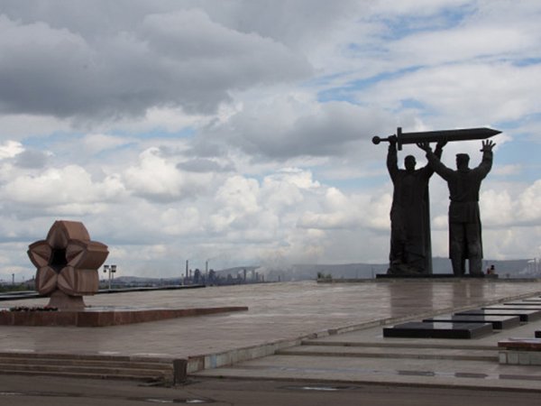 Парк у вечного огня Магнитогорск