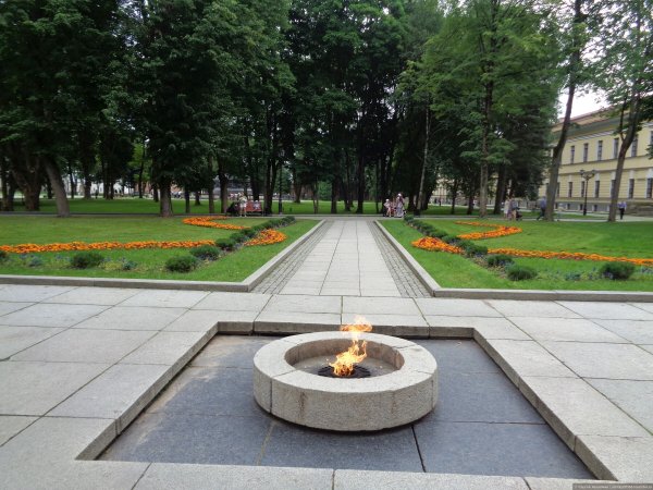 Мемориал вечный огонь Великий Новгород