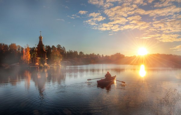 Храм Андрея Первозванного на Вуоксе осенью