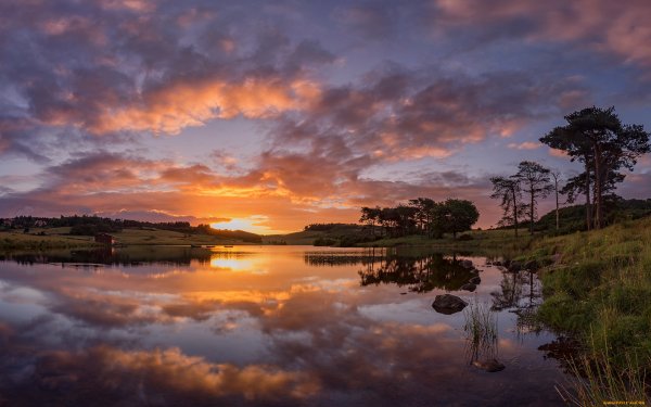 Берег реки закат