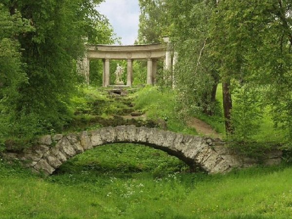 Колоннада Аполлона в Павловске мост