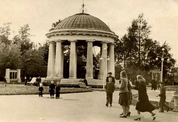 Ротонда в парке им. м. Горького в Перми