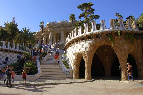 Достопримечательности Барселоны парк Гуэль