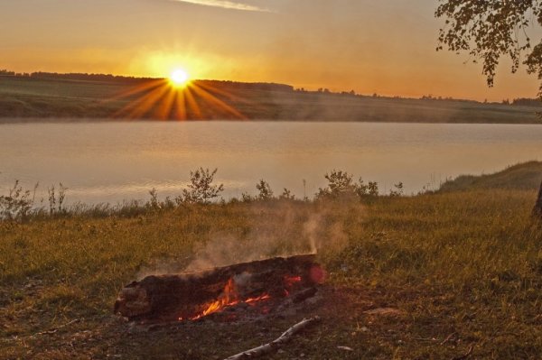 Костер на закате
