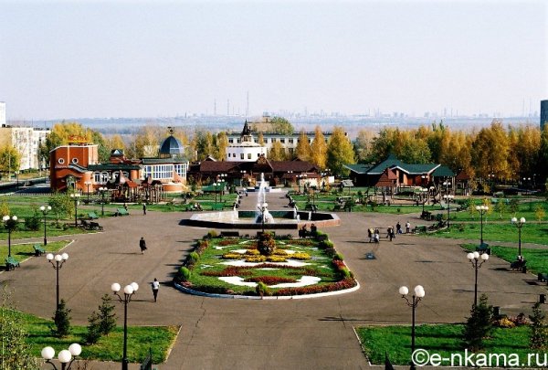 Город Нижнекамск сквер Лемаева