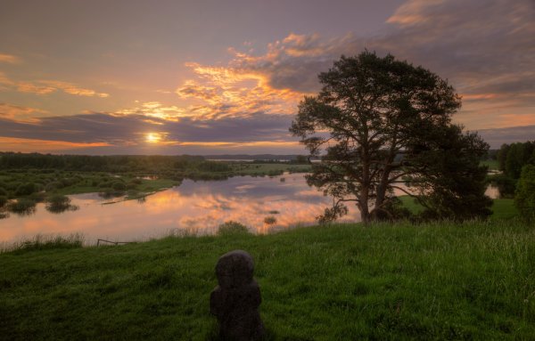 Летний закат в деревне