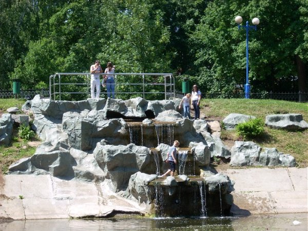 Лианозовский парк водопад