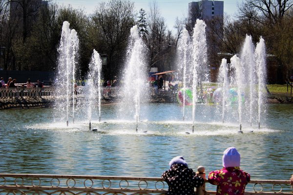 Фонтан в Лианозовском парке