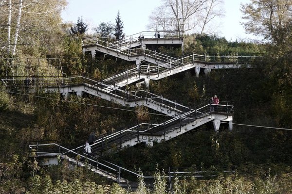 Барнаул лестница в Нагорный парк