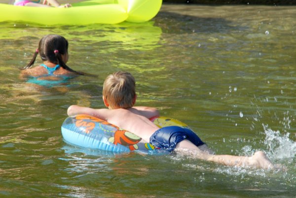 Купание летом