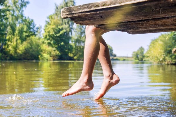 Купаться в реке