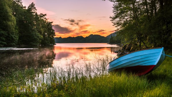 Берег озера