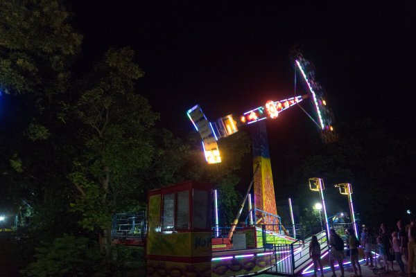 Аттракционы в парке Поддубного Ейск