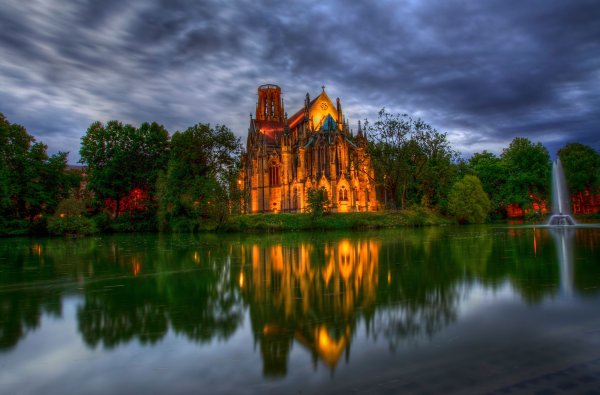 Замок в Касселе Германия