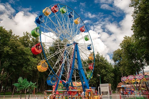 Центральный парк в Калуге аттракционы