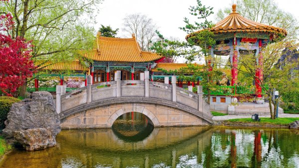 Традиционный китайский парк «Хуамин»