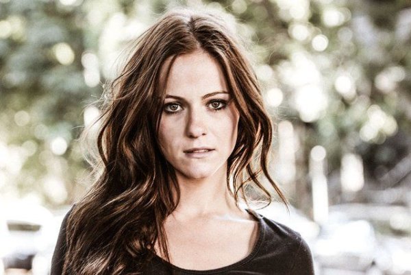 Элеонор Хенстридж