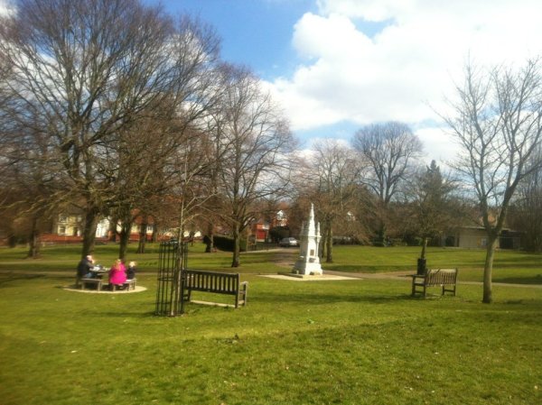 Парк Александра Попуа в Твикнеме