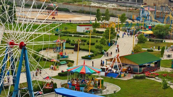 Парк дракон в Махачкале