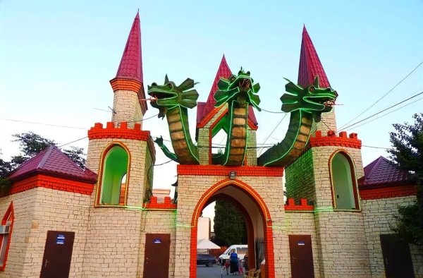 Парк дракон в Махачкале