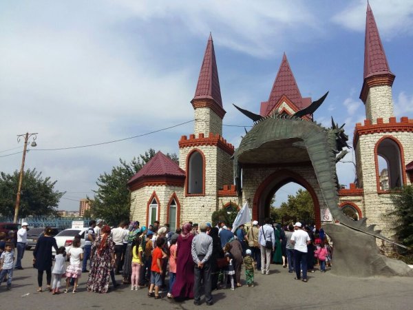 Парк дракон в Махачкале