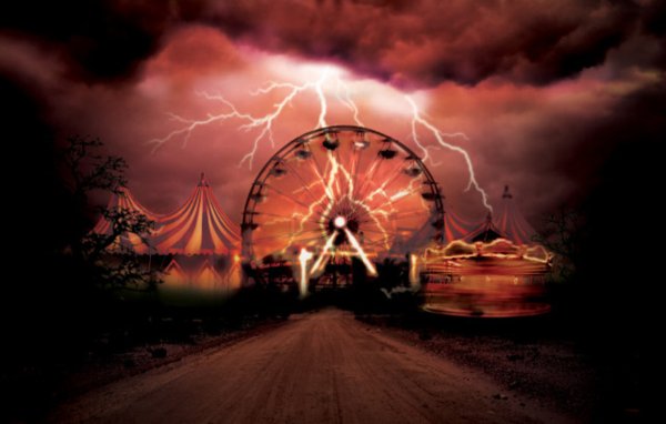 Страшный парк аттракционов