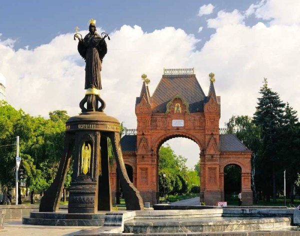 Триумфальная арка города Краснодара