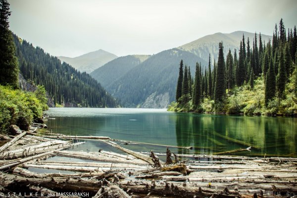 Озеро Кольсай Казахстан дом